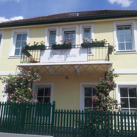 Hotel Pension Alte Muehle Клостернойбург Экстерьер фото