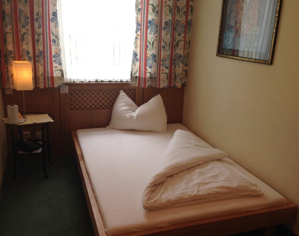 Hotel Pension Alte Muehle Клостернойбург Номер фото